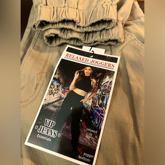 VIP Jeans Relaxed Joggers Essentials Khaki Relaxed Size 9/10 Stretch Cargos NWT - Picture 5 of 15